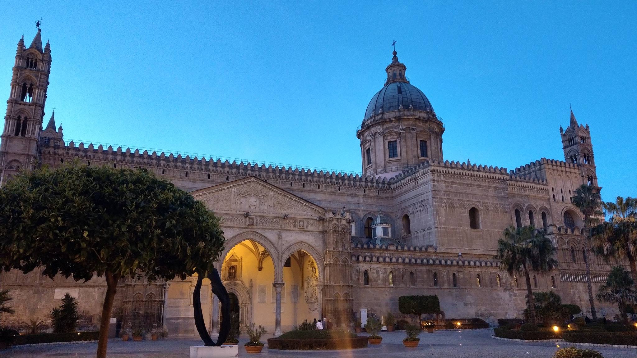 cattedrale palermo by night